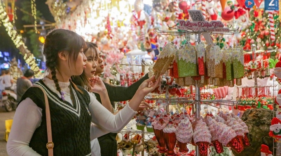 Vietnam draws rising numbers of French tourists over Christmas and New Year